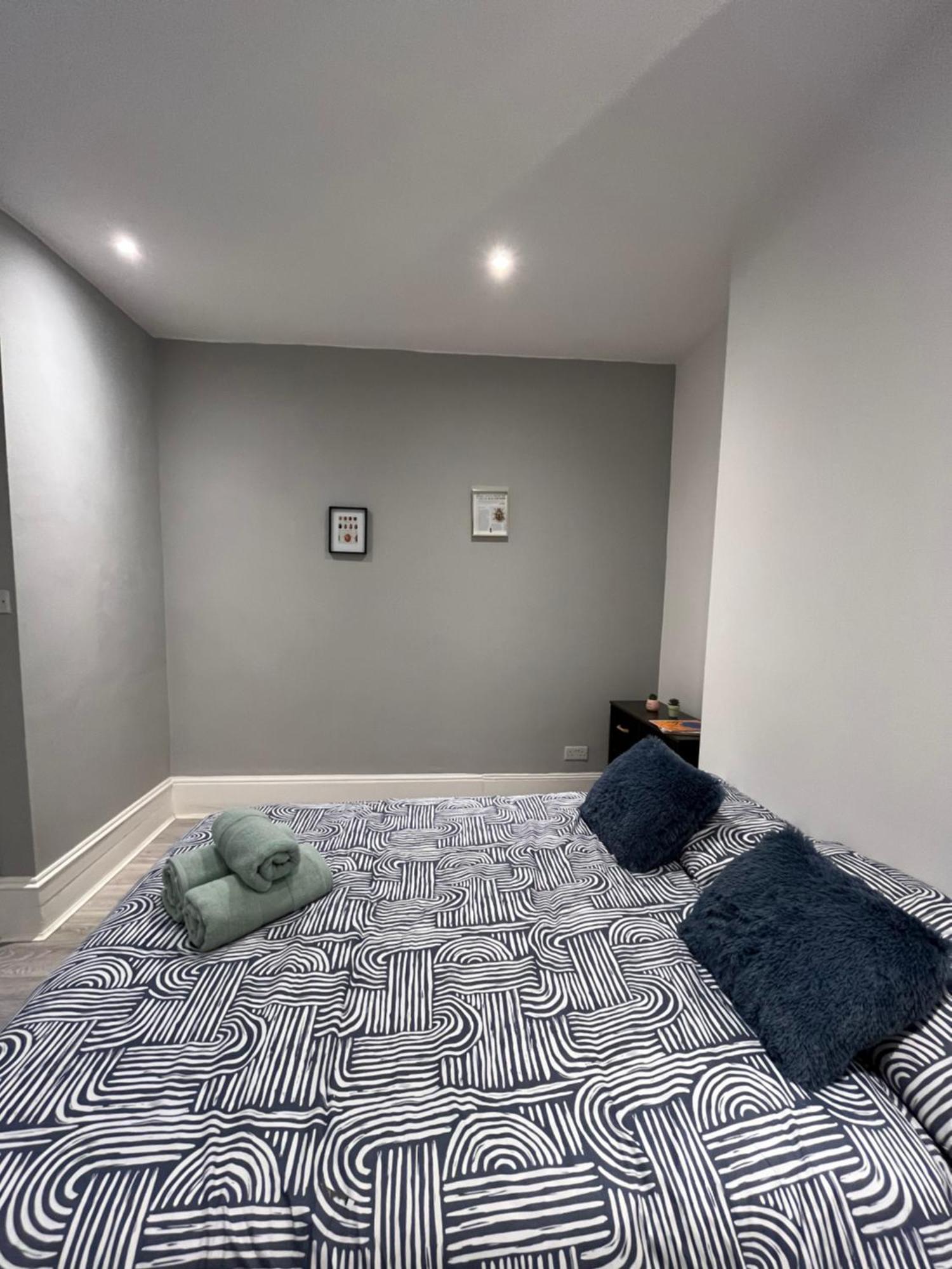 Super 2 Bed Flat Apartament Londra